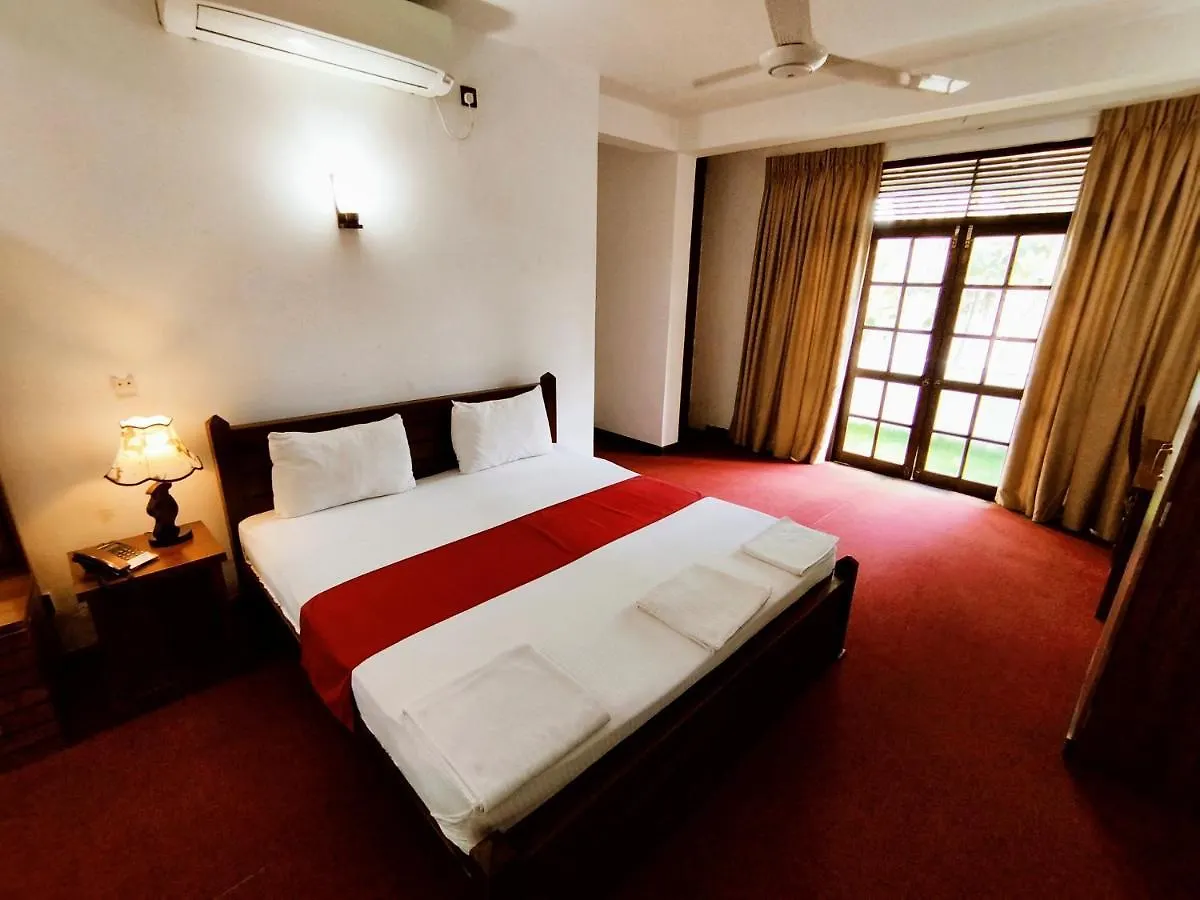 Kreation Hotels Коломбо 4*,  Шри-Ланка